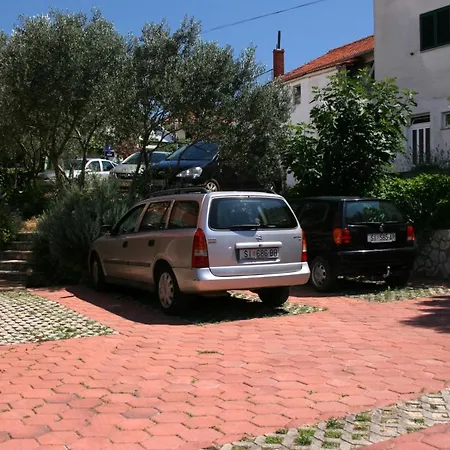 With A Parking Space - 3221 Guest house